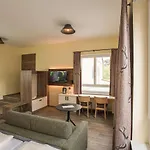 Restaurant Gruener Baum Πανσιόν Leidersbach