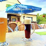 Restaurant Gruener Baum Πανσιόν Leidersbach