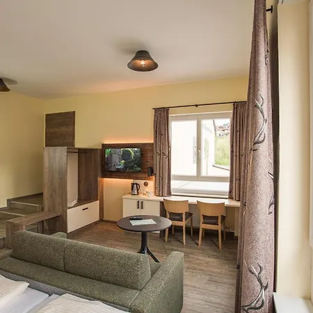 Restaurant Gruener Baum Гостевой дом Leidersbach