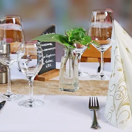 Restaurant Gruener Baum Gæstehus Leidersbach