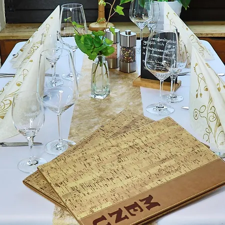 Restaurant Gruener Baum 3* Leidersbach